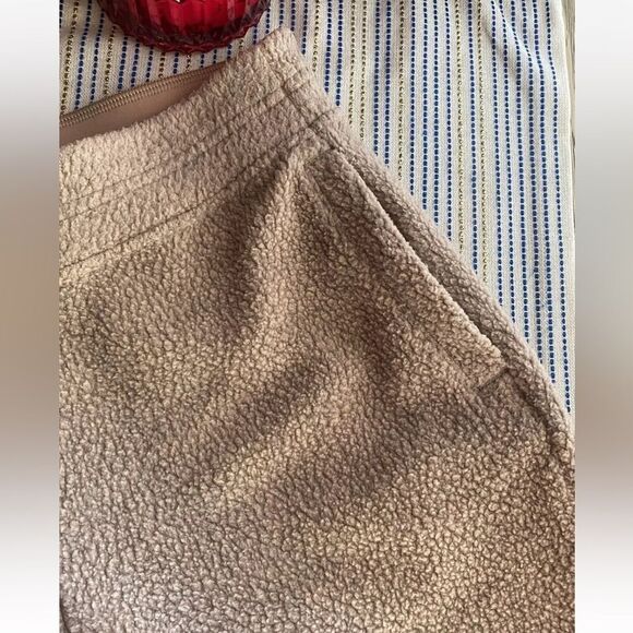 PATAGONIA Pans Womens Size Medium SHEARLING FLEECE CROPPED  Pampas Tan NWT - Picture 9 of 16